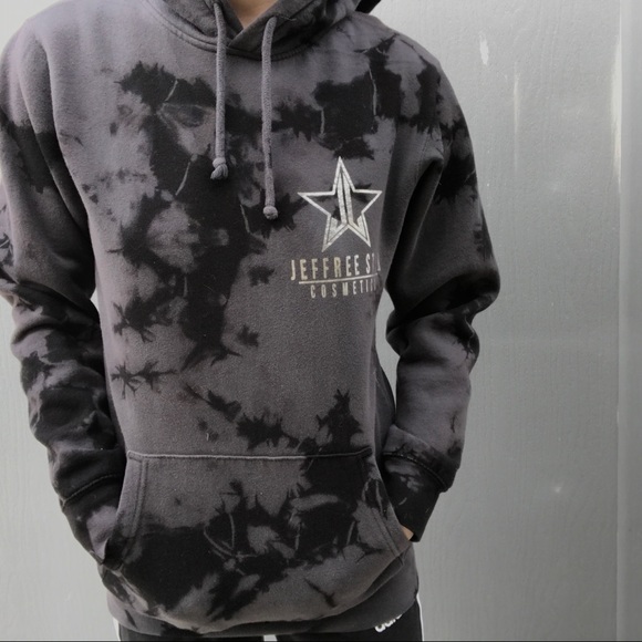 jeffree star hoodie sizing